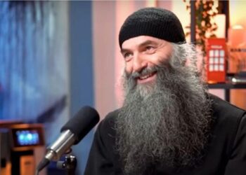 VIDEO: „Sfinții nu ne trădează niciodată!”. Dialog inedit cu Părintele Pimen Vlad