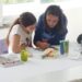 „Dimineți de septembrie la muzeu”. Ateliere de pictură pe sticlă organizate la Botoșani