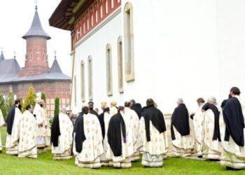 Biserica nouă cu hramul „Acope­ră­mân­tul Maicii Domnului“, a Mănăstirii Popăuţi din municipiul Botoşani, va fi în sărbătoare