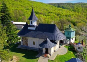 Preasfințitul Părinte Nichifor Botoșăneanul va săvârși Sfânta Liturghie la Mănăstirea Sihăstria Voronei cu prilejul hramului așezământului monahal