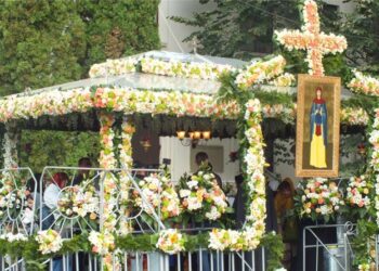 În fiecare an, mii de botoșăneni merg la hramul Catedralei Mitropolitane închinat Ocrotitoarei Moldovei. Programul sărbătorii Sfintei Cuvioase Parascheva