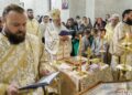 Parohia Tudor Vladimirescu – Albești: Înaltpreasfinţitul Părinte Teofan a botezat al treilea copil al preotului paroh