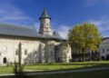 14 noiembrie 1497 – S-a terminat zidirea Bisericii „Înălțarea Domnului” de la Mănăstirea Neamț