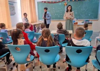 Elevii de la Școala Gimnazială nr. 13 se pregătesc, la Biblioteca Județeană pentru „viitorul inedit”
