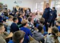 „Școala ta în siguranță”. Acțiune a jandarmilor, în mijlocul elevilor din Dorohoi