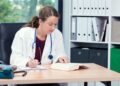 Începând din 2026 se schimbă regulile de plată pentru concediile medicale