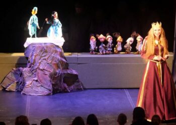  „Albă ca Zăpada şi cei 7 pitici”. Spectacol la Teatrul pentru Copii şi Tineret „Vasilache” Botoșani