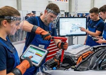Înscrieri până pe 5 februarie la Young Car Mechanic România 2026, competiție pentru elevii din trei regiuni și pentru profesorii lor