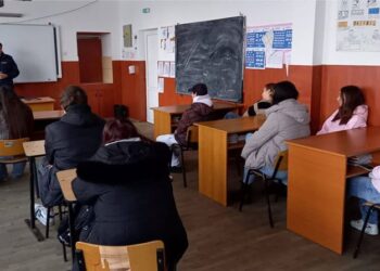Jandarmii botoșăneni au reluat activitățile preventive la școli după încheierea vacanței de iarnă