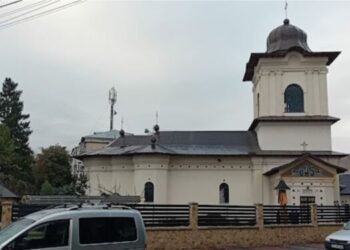 Sfinții Trei Ierarhi vor fi cinstiți la o Biserică din Botoșani