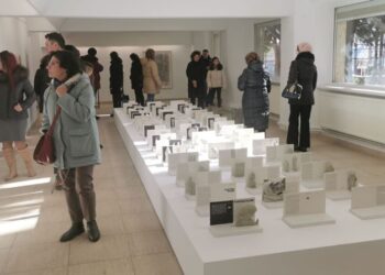 Expoziție de artă contemporană la Ipotești: Alex Bodea și Ciprian Mureșan, despre carte ca obiect artistic
