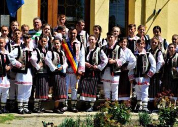 „Mama – Inima copiilor”, ediția a IV-a, spectacol dedicat mamei, organizat la Roșiori