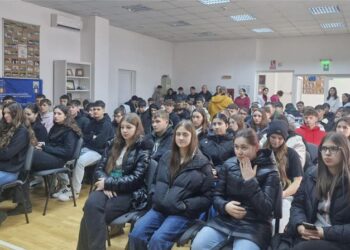 „Iubește Românește” – proiect dedicat iubirii și prieteniei, desfășurat în liceele din județul Botoșani