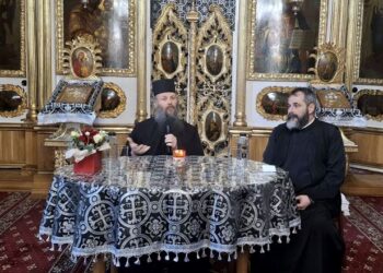 „Un «duș rece» pentru conștiințele noastre”. Conferința părintelui Ioan Harpa, starețul Mănăstirii Popăuți, la Biserica Sfântul Dumitru Botoșani