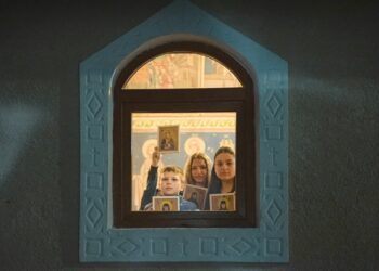 Cateheză specială pentru adolescenți la o parohie din Dorohoi: „Liturghia Vieții – De la Suflare la Potir”