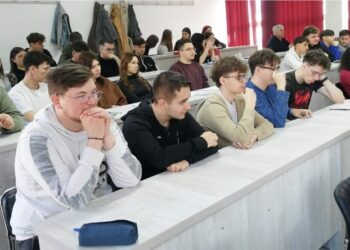 „Ziua Mondială a Poeziei” sărbătorită  în liceele din Botoșani prin dialog și inspirație