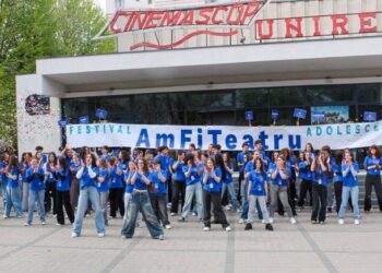 Botoșaniul, capitala teatrului tânăr: Peste 120 de elevi-actori și 200 de voluntari la AmFiTeatru