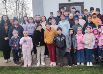 Atelier de vopsit ouă la Parohia Șoldănești: Tradițiile pascale, duse mai departe de copii