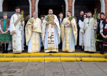 IPS Atanasie a sărbătorit Intrarea Domnului în Ierusalim împreună cu românii din Borehamwood, Anglia