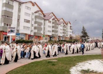 Pelerinaj de Florii organizat la Dorohoi: Procesiune religioasă pe străzile orașului