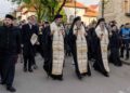 Sfânta Cuvios Cleopa de la Sihăstria, purtat în procesiune pe străzile din Botoșani, cu prilejul hramului orașului
