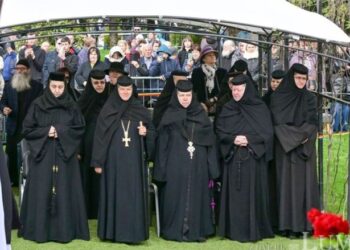 Femeile Mironosițe – modele pentru femeile creștine dedicate slujirii semenilor și mărturisirii lui Hristos Cel înviat