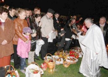 Unde locuiesc românii care serbează primii Învierea Domnului