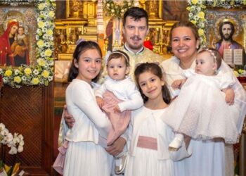 Cristina Iacob, preoteasă în Spania: „Oamenii nu pleacă în diaspora ca să-L găsească pe Dumnezeu. Dar minunea este că, pe drum, Îl găsesc”