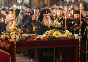 Înaltpreasfințitul Părinte Teofan a oficiat Denia Prohodului Domnului