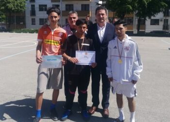 Elevii de la Liceul Tehnologic „Petru Rareș” Botoșani, locul I la competiția județeană de Fotbal-Tenis