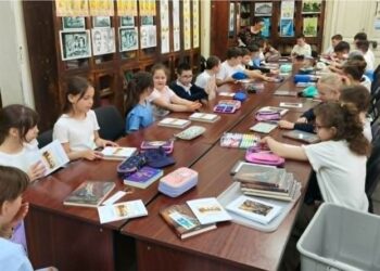 „Miracole în lumea cuvintelor”. Lecție despre empatie și curaj la Biblioteca Județeană Botoșani