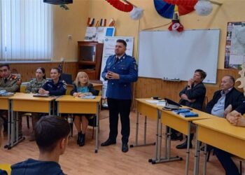 Prezentarea profesiei de jandarm la Liceul Tehnologic ,,Petru Rareș” Botoșani
