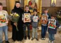 Copiii parohiei românești din Luxemburg au descoperit arta picturii de icoane pe sticlă