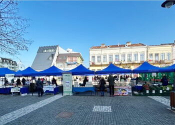 Piața Volantă din Centrul Vechi Botoșani, punct de atracție pentru iubitorii de produse locale