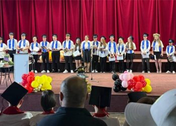 Emoții și recunoștință la Cursul festiv al absolvenților de gimnaziu de la Școala „Elena Rareș” Botoșani