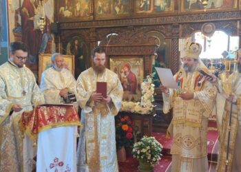 Biserica din Dersca a împlinit 220 de ani de existență. PS Nichifor Botoșăneanul a oficiat Sfânta Liturghie aniversară