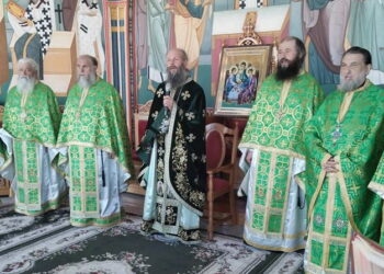 Hramul de vară al Mănăstirii Gorovei a adunat sute de pelerini și zeci de slujitori ai altarului