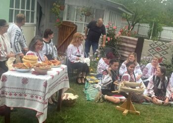 Șezătoarea „Rădăcini și Tradiții” din comuna Albești, Botoșani, readuce la viață frumusețea satului românesc
