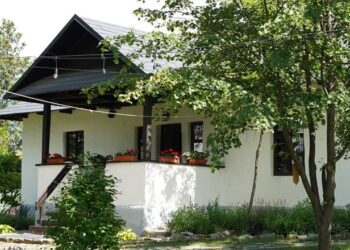 137 de ani de la moartea lui Mihai Eminescu, comemorați la Ipotești și Botoșani