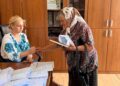 100 de vârstnici au primit gratuit ochelari de vedere și volume „Noul Testament cu Psalmi” în cadrul proiectului „Ajută un bătrân să zâmbească”
