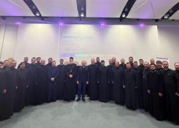 Curs de leadership și comunicare eficientă susținut de Andy Szekely pentru patruzeci de preoți din Arhiepiscopia Iașilor