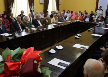 37 de cupluri premiate la Primăria Municipiului Botoșani pentru 50 și 60 de ani de căsătorie