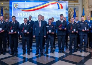 Recunoaștere pentru profesionalism și spirit civic. Pompier botoșănean decorat de MAI