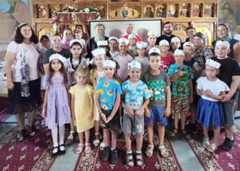 Cateheză dedicată copiilor în Parohia Podeni