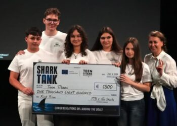 Elevi români au câștigat Premiul I la competiția internațională „Shark Tank: Teen Titans” din Suedia
