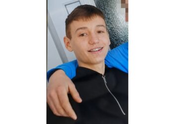 Minor de 17 ani, căutat de polițiști după ce a plecat voluntar dintr-un imobil din Botoșani
