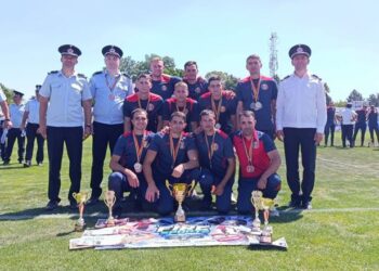 Un pompier din Botoșani, cel mai bun din Moldova la „Pista cu obstacole”. Lotul ISU Botoșani, pe podium la etapa zonală a Concursurilor Serviciilor Profesioniste pentru Situații de Urgență