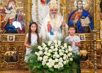 Patriarhul Daniel, la început de an școlar: Copiii și tinerii sunt daruri ale lui Dumnezeu pentru familie, Biserică şi popor