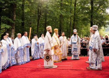 Sfântul Ierarh Ioan de la Râșca și Secu, Episcopul Romanului, prăznuit în poienița isihiei sale, la Mănăstirea Sihăstria Râșcăi