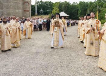 Slujbă arhierească, de praznicul Schimbării la Față a Domnului, la Mănăstirea Sângeap-Basaraba
